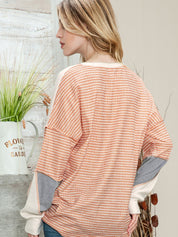Sudadera de punto con cuello redondo y costuras expuestas en bloques de color