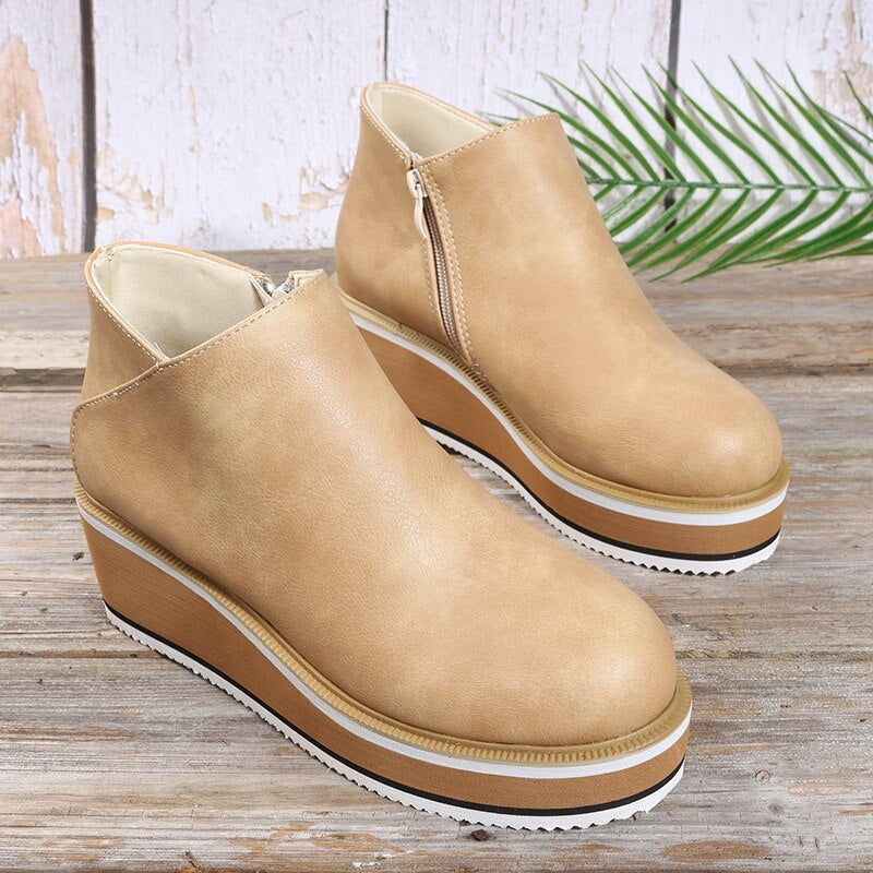Lassige-Keilstiefeletten-mit-Reissverschluss-Leyna-Moda-8.jpg