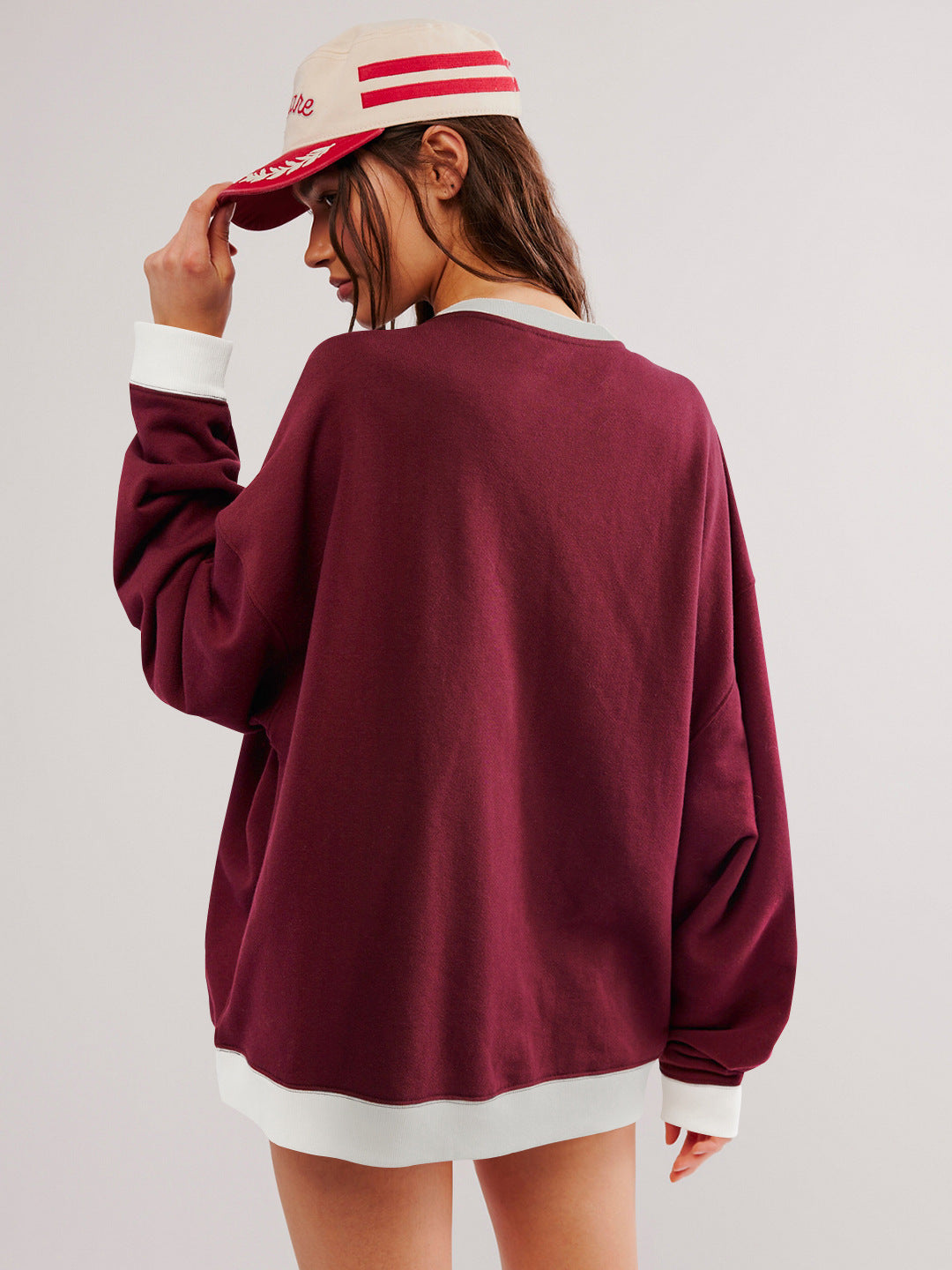 Übergroßes Sweatshirt mit Farbblock-Design und Lagen-Langarm
