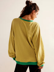 Übergroßes Sweatshirt mit Farbblock-Design und Lagen-Langarm