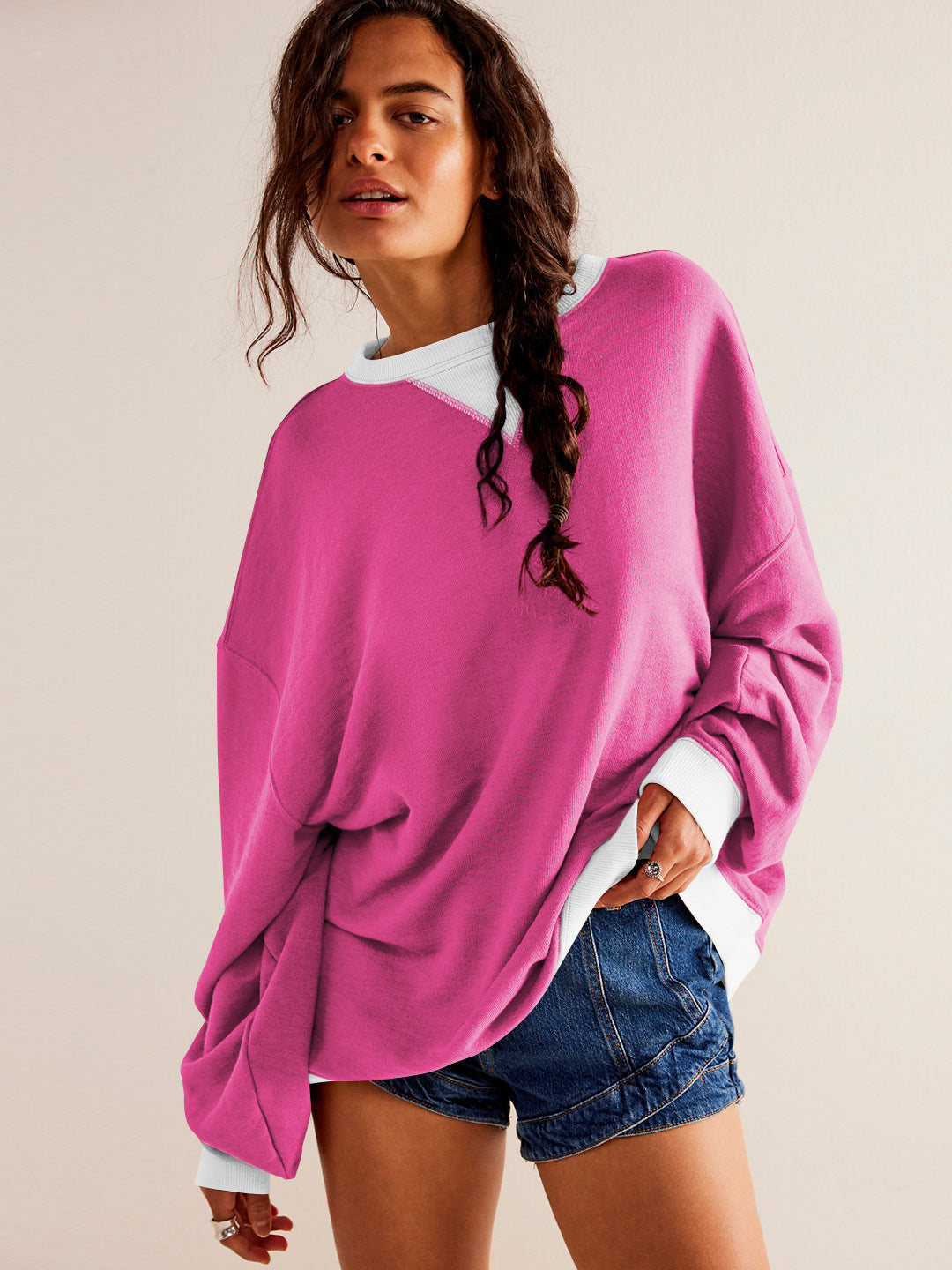 Übergroßes Sweatshirt mit Farbblock-Design und Lagen-Langarm