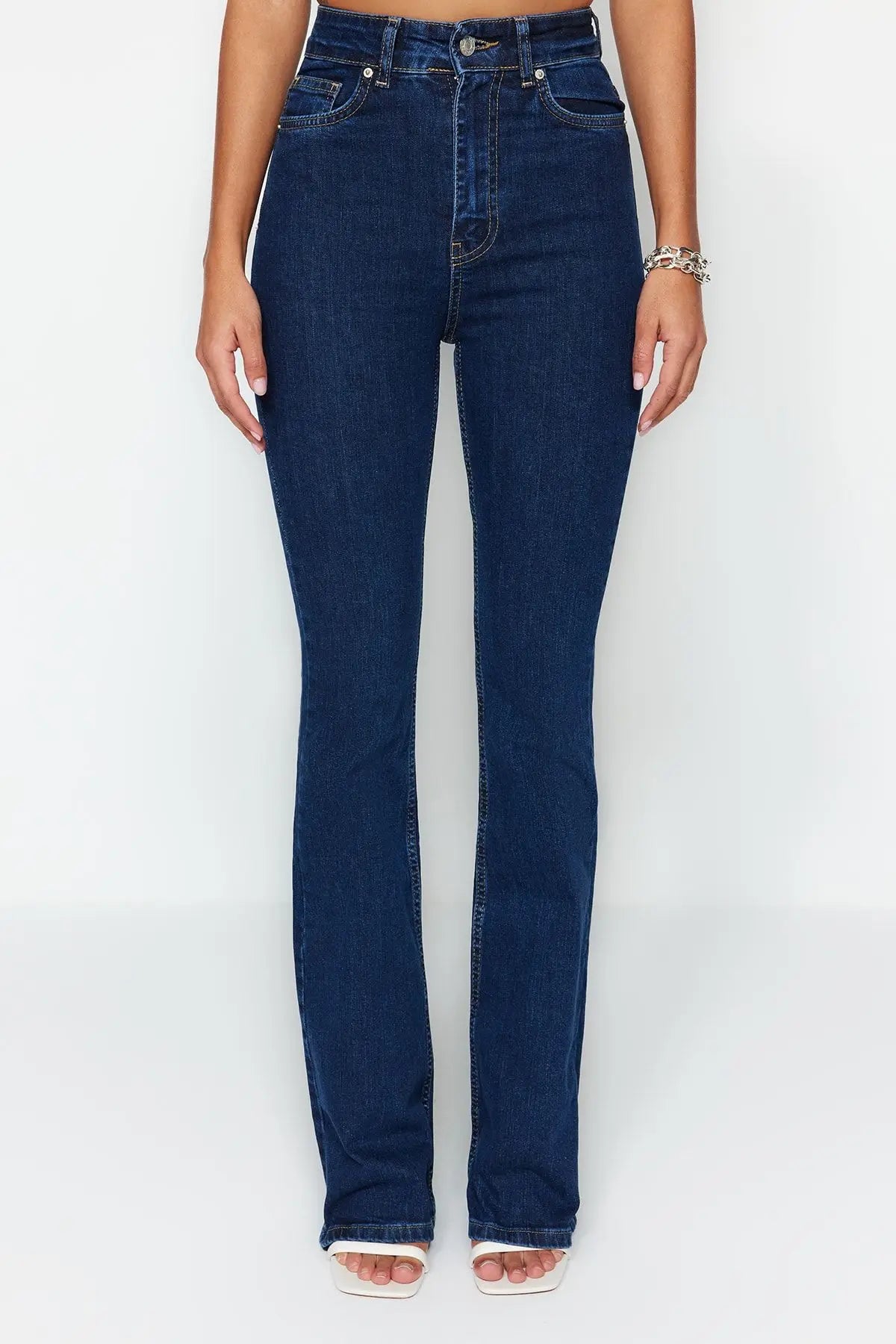 AZUL | High-Waisted Flared Jeans