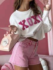 Chic White XOXO Embroidered Cropped Sweatshirt