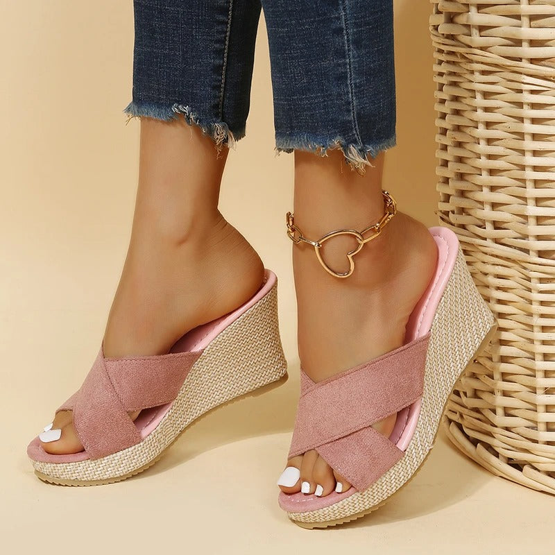 Crisscross Wedge Slides