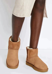 Ladies' Winter Boots - Warm and Waterproof for Adventurous Women