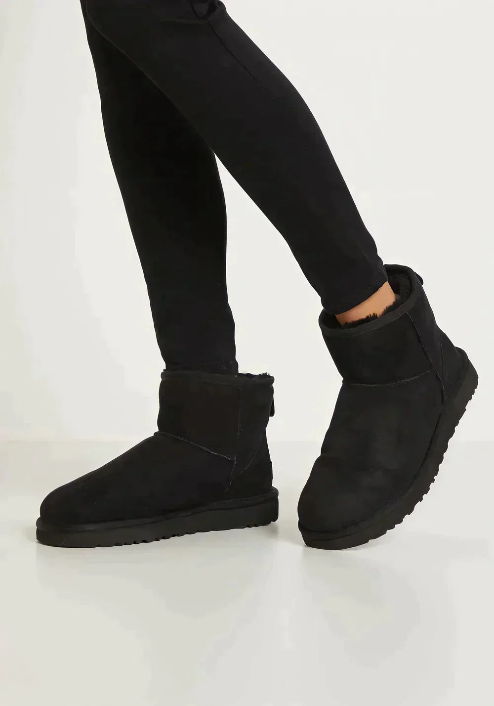 Ladies' Winter Boots - Warm and Waterproof for Adventurous Women