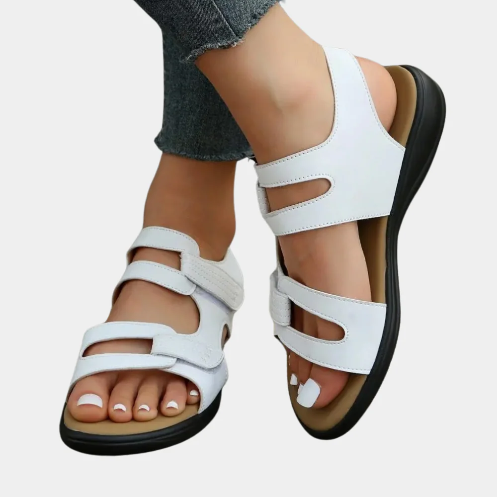 imgi_579_C4679-Anja-white_d5fa424c-5075-44e6-a7f4-edbf1755e142.png