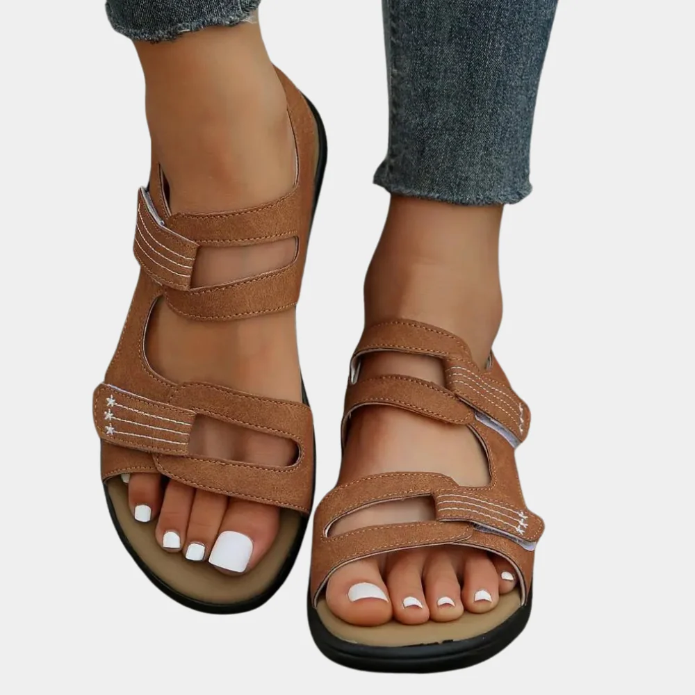 imgi_582_C4679-Anja-lightbrown.png